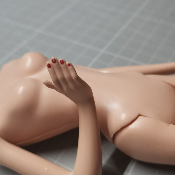 Barbie Model Muse Body - Picture 6 of 7